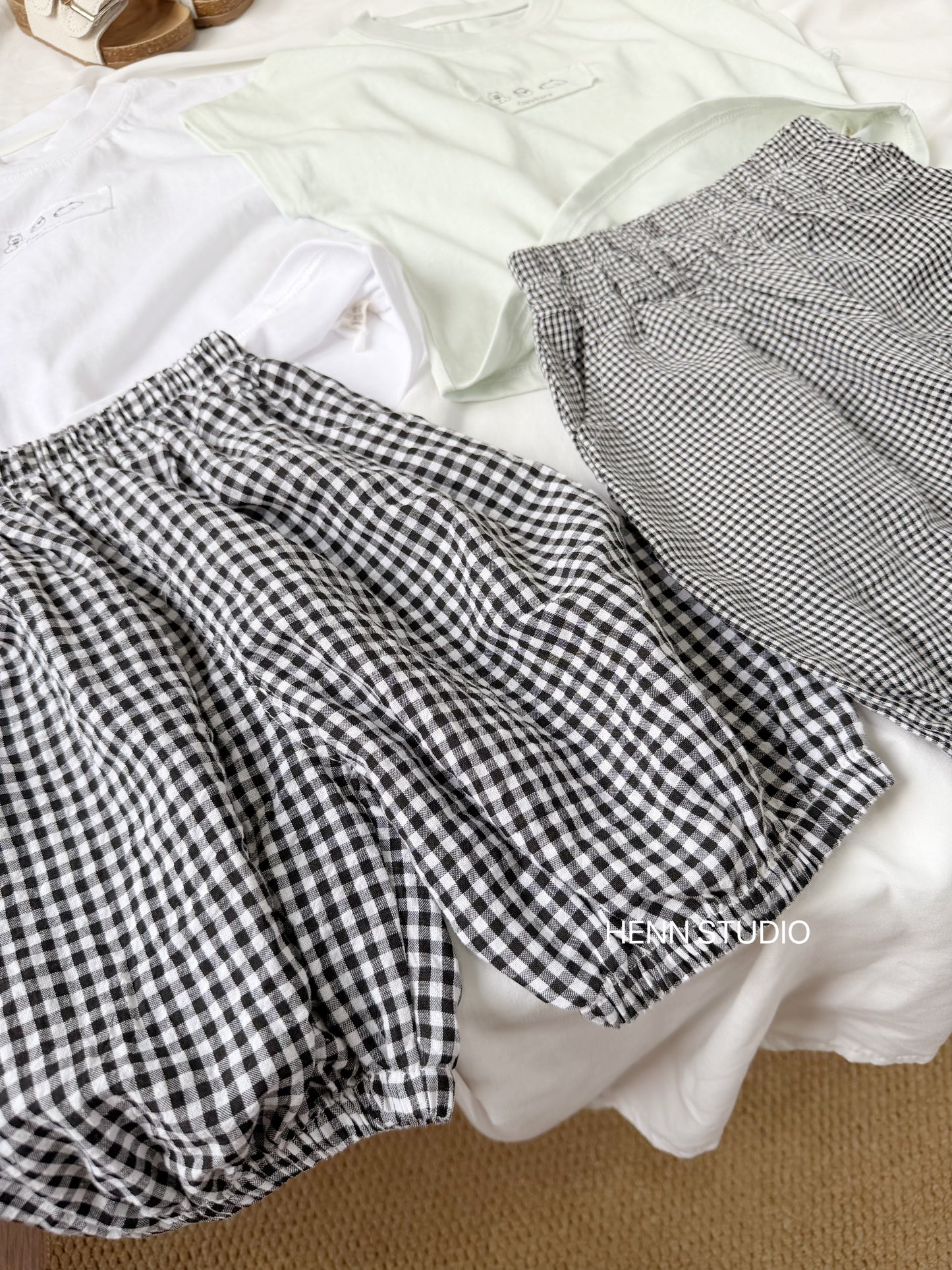 Cozy Capybara Gingham Bubble Shorts Set