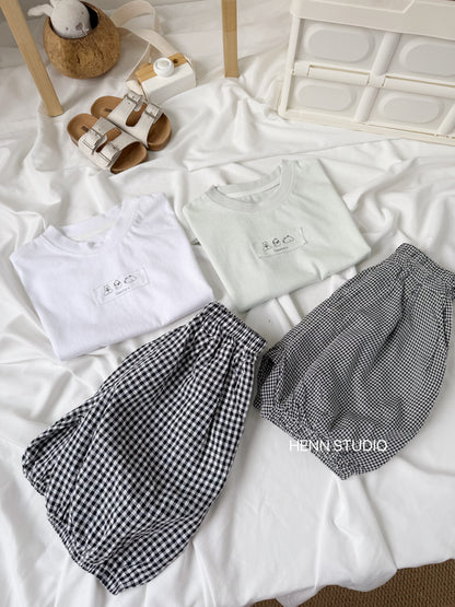 Cozy Capybara Gingham Bubble Shorts Set